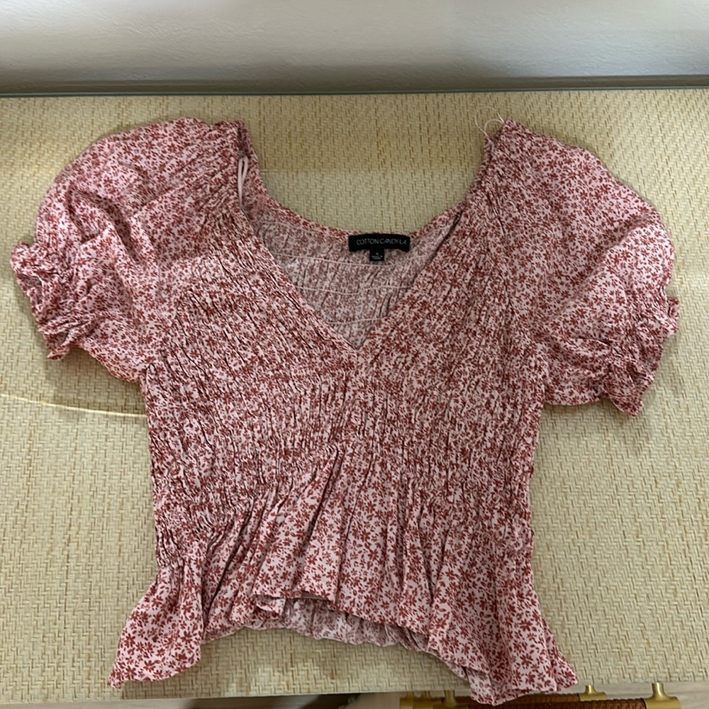 Cotton Candy LA size Small crop top shades of pink flowers